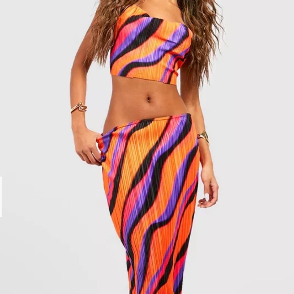 Abstract Printed Plisse Maxi Skirt & Crop top 
both Size 8